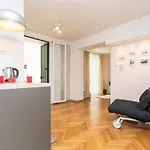 Daire Luxury Bonbon Next To Banje And Old Town, Great Location *