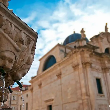 Apartment Luxury Bonbon Next To Banje And Old Town, Great Location