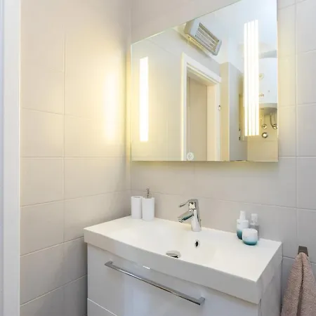 Apartment Luxury Bonbon Next To Banje And Old Town, Great Location *