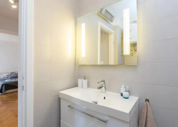 דירה Luxury Bonbon Next To Banje And Old Town, Great Location *