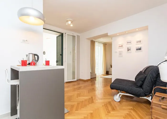 דירה Luxury Bonbon Next To Banje And Old Town, Great Location *