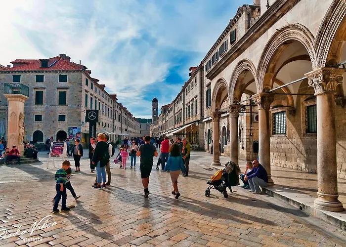 דירה Luxury Bonbon Next To Banje And Old Town, Great Location *